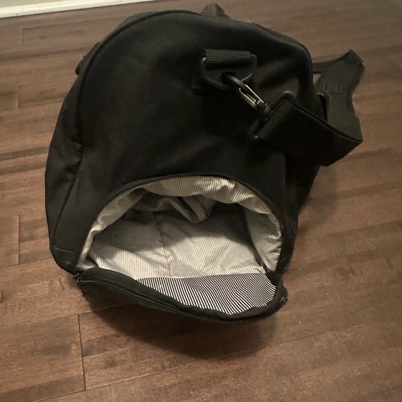 Herschel duffle bag - Picture 3 of 5